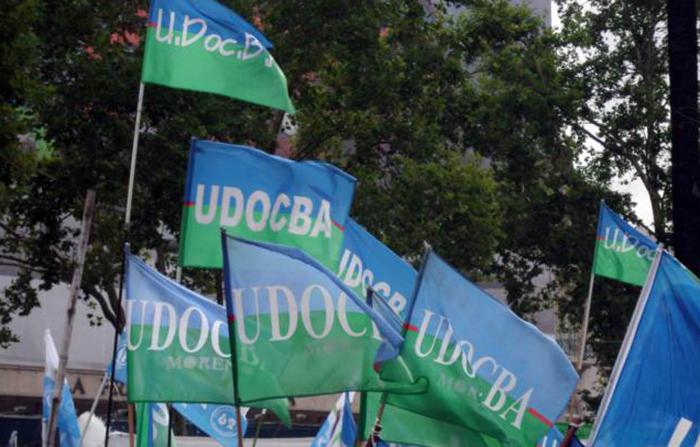 Los docentes bonaerenses realizarán un paro de 24 horas - FM En ...